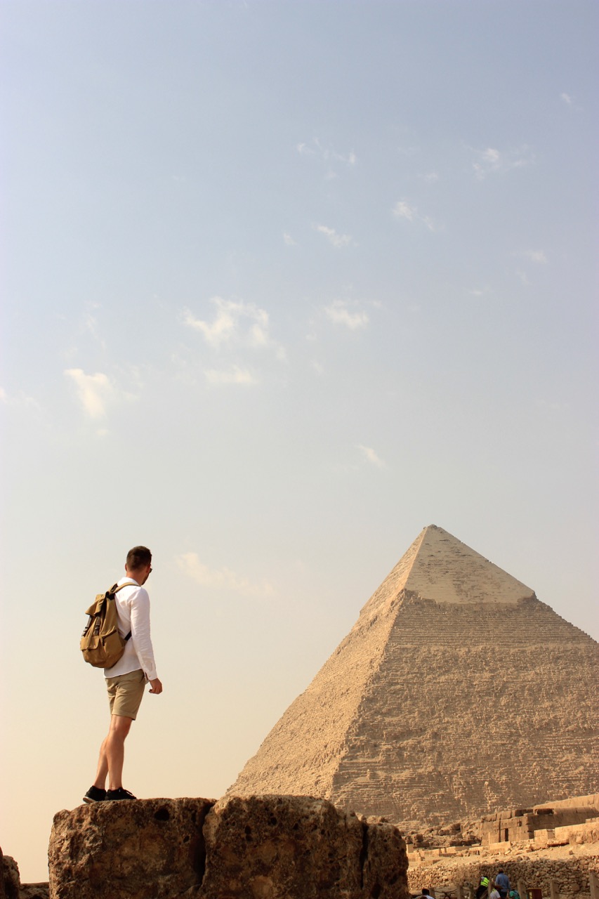 https://www.9h45.fr/wp-content/uploads/2024/12/Egypte-Pyramides-Gizeh-5.jpeg