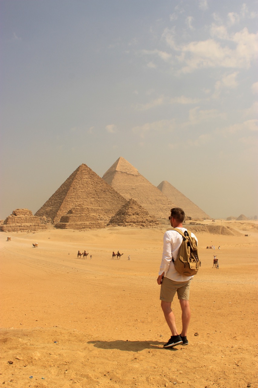 https://www.9h45.fr/wp-content/uploads/2024/12/Egypte-Pyramides-Gizeh-7.jpeg