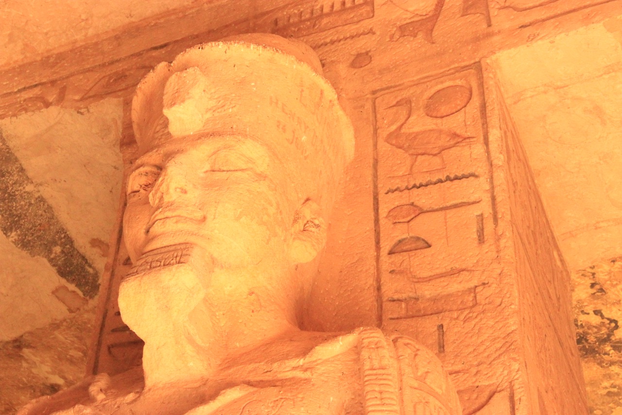 https://www.9h45.fr/wp-content/uploads/2025/01/egypte-abou-simbel-jour8-28.jpeg