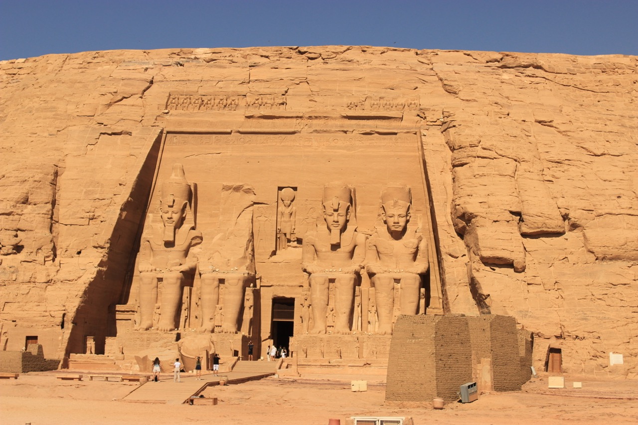 https://www.9h45.fr/wp-content/uploads/2025/01/egypte-abou-simbel-jour8-35.jpeg