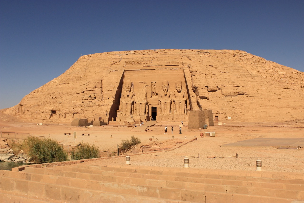 https://www.9h45.fr/wp-content/uploads/2025/01/egypte-abou-simbel-jour8-36.jpeg