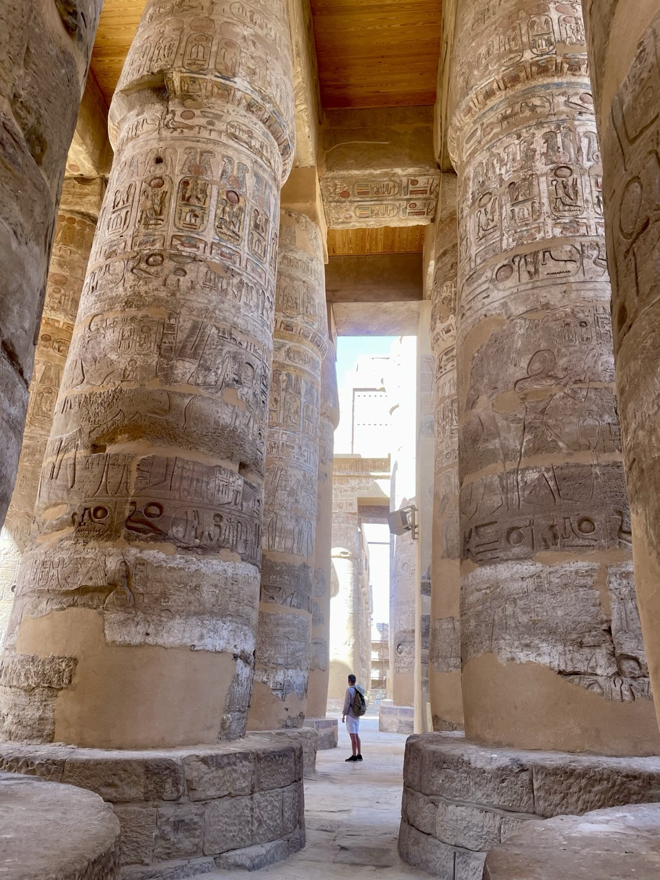 https://www.9h45.fr/wp-content/uploads/2025/01/egypte-louxor-temple-karnak-jour12-17.jpeg